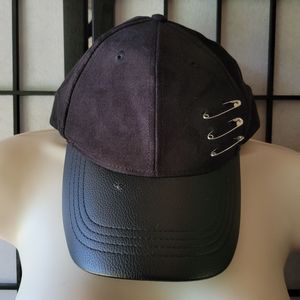2/$8 • EUC Safety Pin Hat
